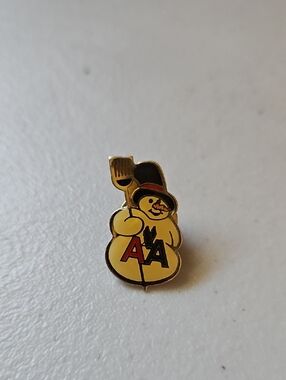 American Airlines legacy logo Snowman pinback Flight Attendant pilot Lapel